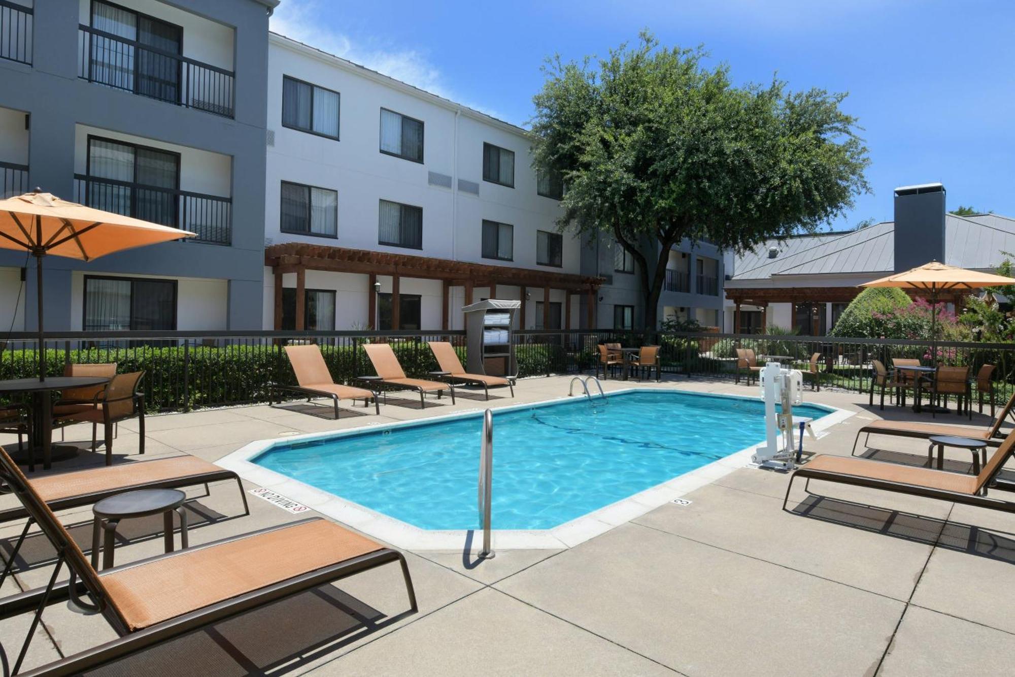Courtyard By Marriott Dallas Dfw Airport North/Irving Exterior photo