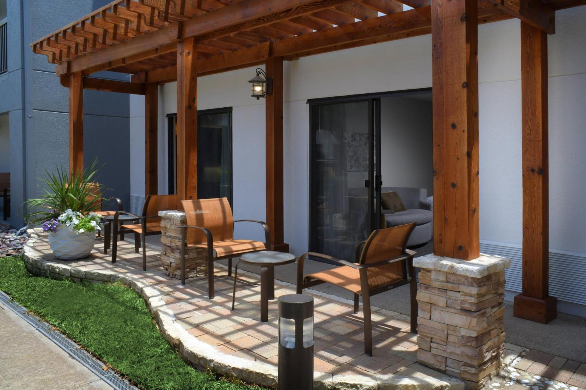 Courtyard By Marriott Dallas Dfw Airport North/Irving Exterior photo